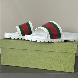 Men’s Gucci slides- original price $510 authentic with box